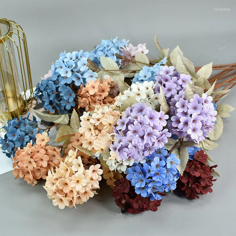 Fleurs décoratives Simulation Fleur Hortensia Pagode à 3 têtes Guide de mariage Mise en page Décoration Décorations de fête Accessoires muraux