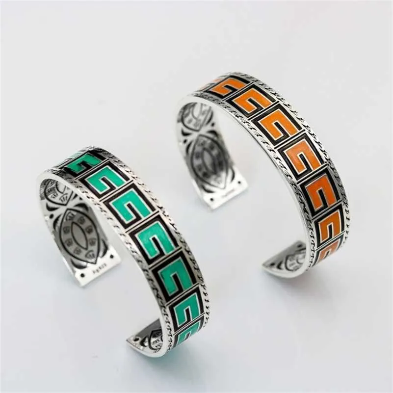designer de joias pulseira colar anel quadrado largo laranja verde esmalte casal pulseira