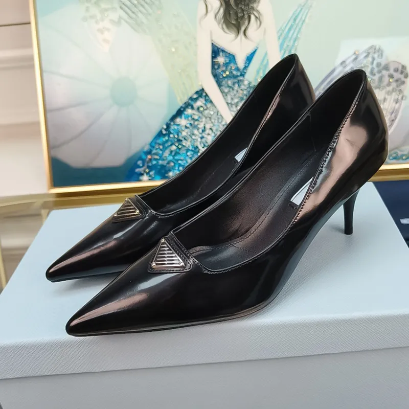 Designer pointed heels hotsell