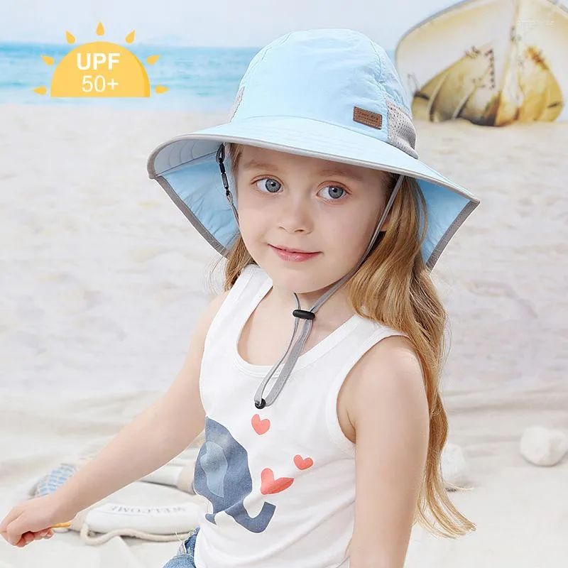 Berets Sun Hat Boy Girl Summer UV Protection Wide Brim With Neck Shield String Beach Cap Holiday Accessory For Toddlers Swimming