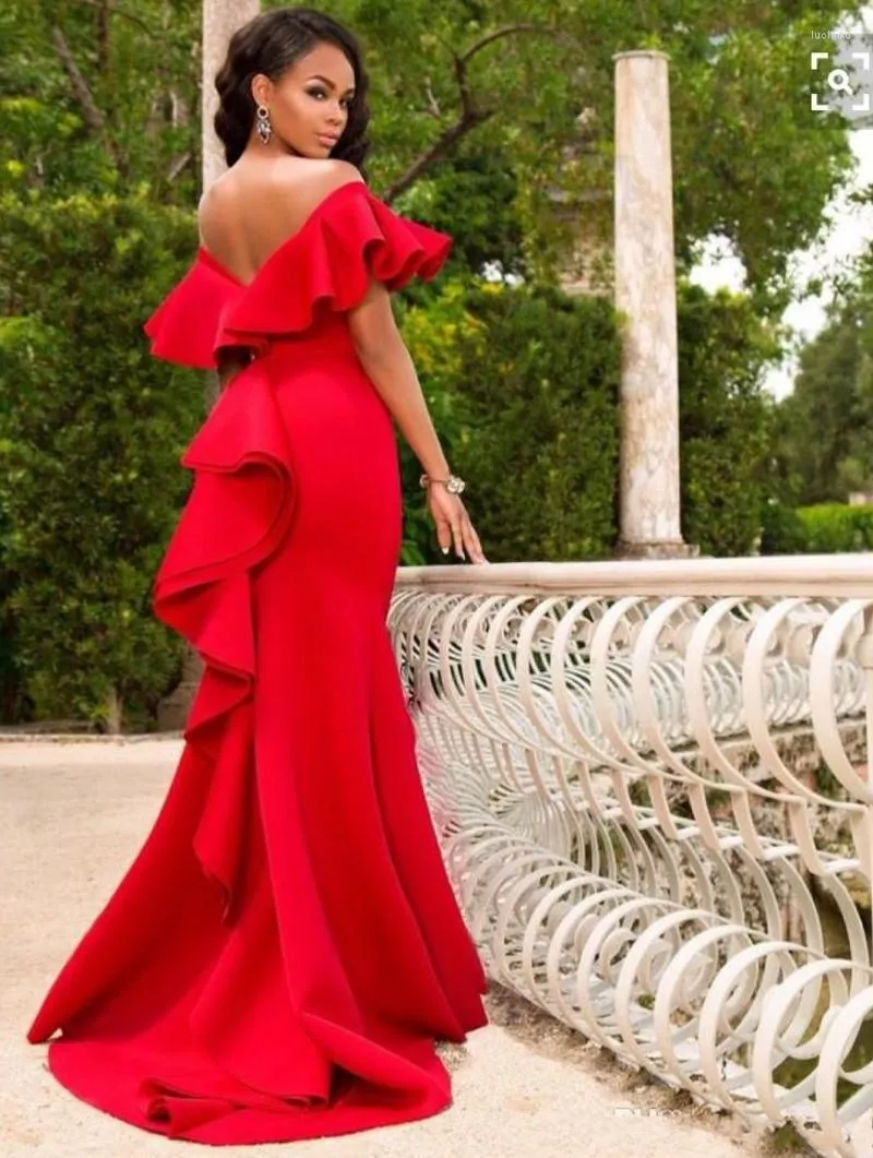 DHgate Gorgeous Red Satin Off Shoulder Prom Dresses 2024 Ruched Backless Mermaid Evening Gowns Apparel