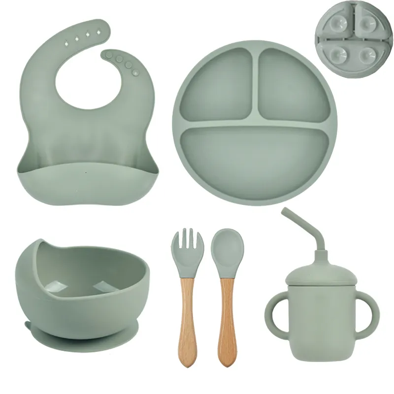 Tazas Platos Utensilios 4/5/6 piezas Juego de alimentación de bebé de silicona Sin BPA Tazón de succión Plato dividido Mango de madera Cuchara Tenedor Baberos de silicona Niños Vajilla 230530