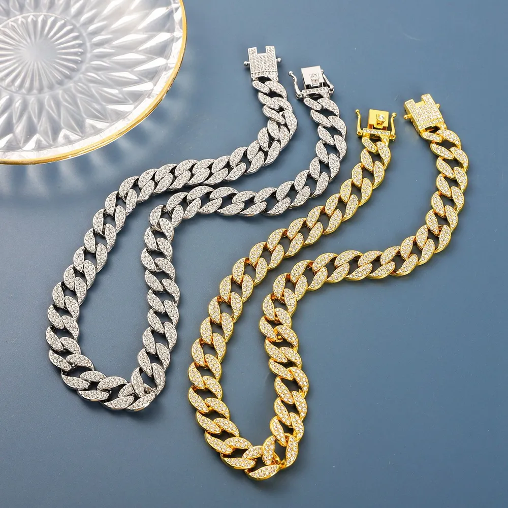 Collana da uomo con catena cubana a strisce da 15 mm Collana con clavicola in stile rock hip-hop con diamanti finti dorati 18 carati giallo / bianco lunga 60 cm