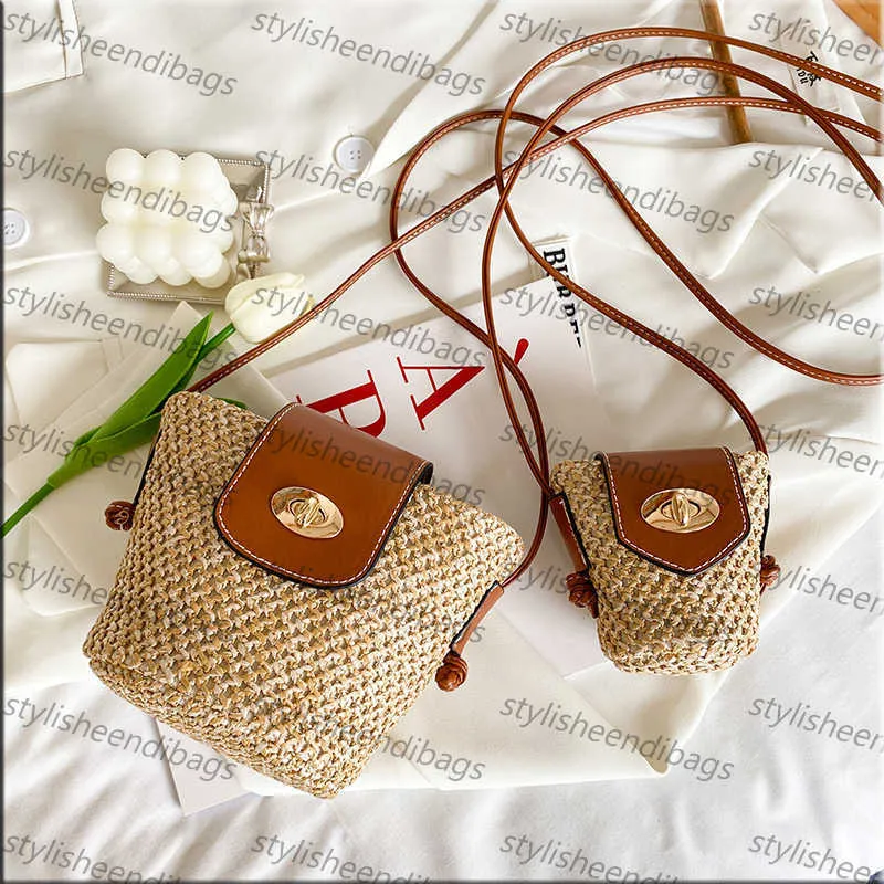 Straw Beach Bag Mini Bucket Shoulder Bag for Women Light Brown Casual Summer Handbag with Zipper Closure