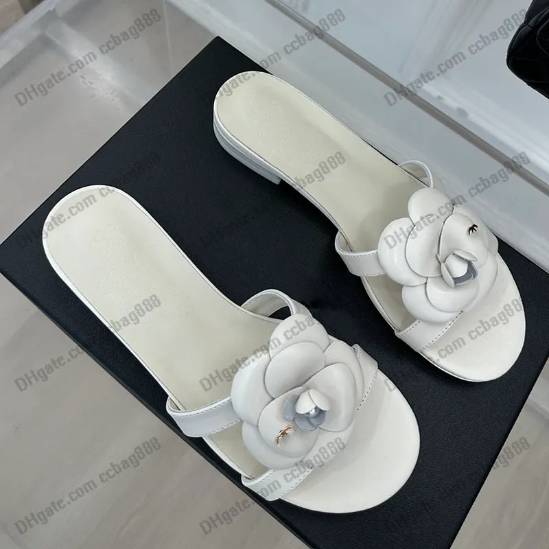 23ss Womens Slip On Slippers Slingbacks Sandals Lambskin Chunky Heels 6cm 2.5cm Dress Shoes Designer With Faux Pearls Retro Mules Girls Outdoor Beach