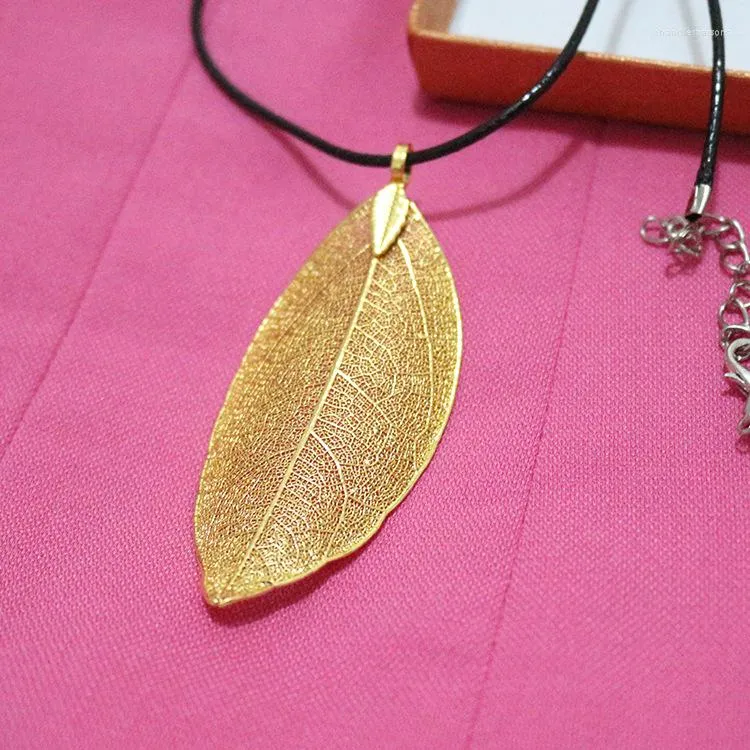 Pendant Necklaces Wholesale Jewelry 2023 Stylish Trendy Ladies Chain Natural Leaves Necklace Plated 24K Gold For Women Fashion Gifts