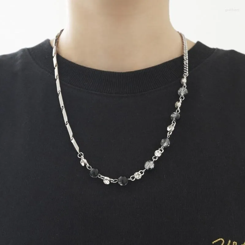 Chaînes Noir Et Blanc Pierre Crack Perle Titane Acier Couture Lumière Collier De Luxe Hip-Hop Design Sens All-match Personnalité