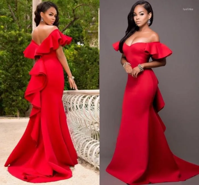 Party Dresses Gorgeous Red Off Shoulder Prom Satin Backless Mermaid Evening Gowns Saudi Arabia Ruched Sweep Train Formal Dress