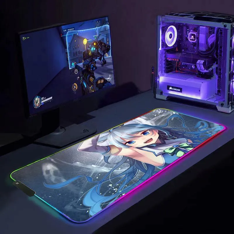 REST RGB Anime Tapis de Souris Konosuba Mouse Pad Gaming Accessiores XXL Mause Pad con retroilluminato LED MausePad Gamer Alfombrilla Raton