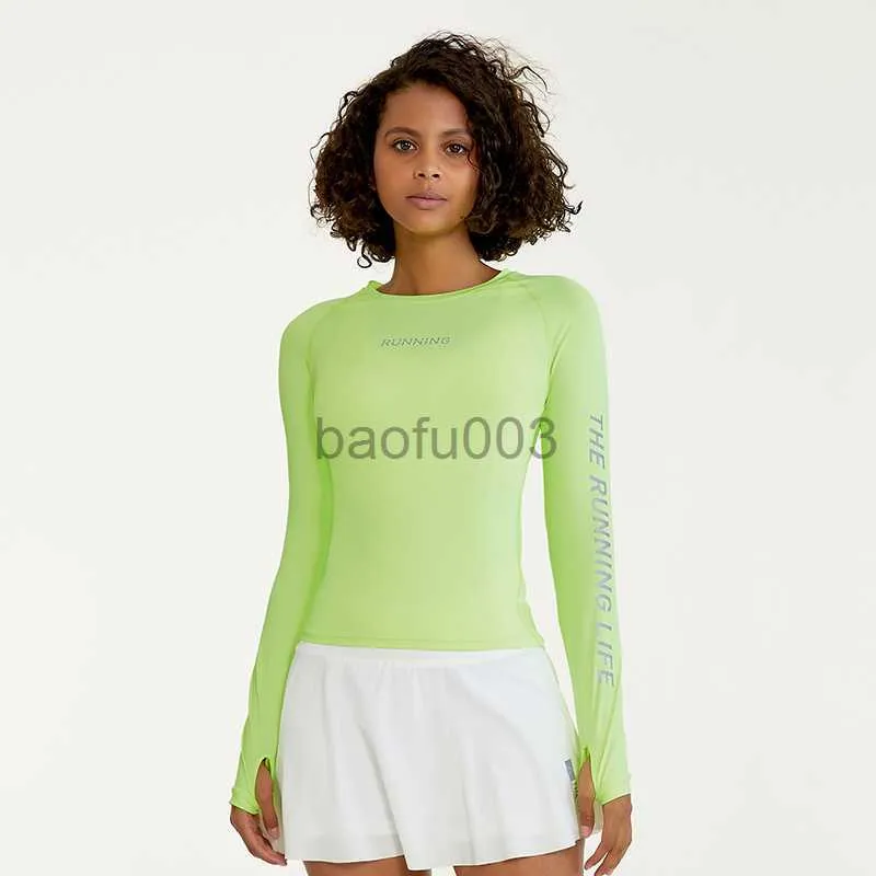 Koszulka damska koszulka z długim rękawem z długim rękawem Running Fitness Nosuj kobietę sportową koszulę z otworami kciuki oddychającymi atletycznymi topami J2305