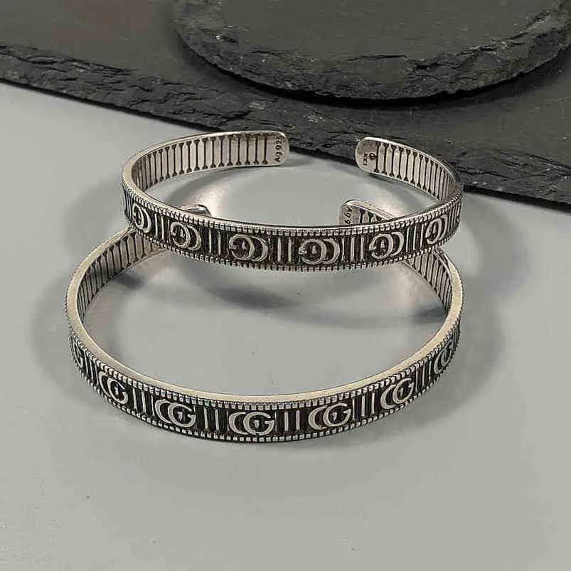 2023 Novo designer de joias pulseira colar anel Sterling engrenagem listrada antiga casal versátil feminino pulseira aberta