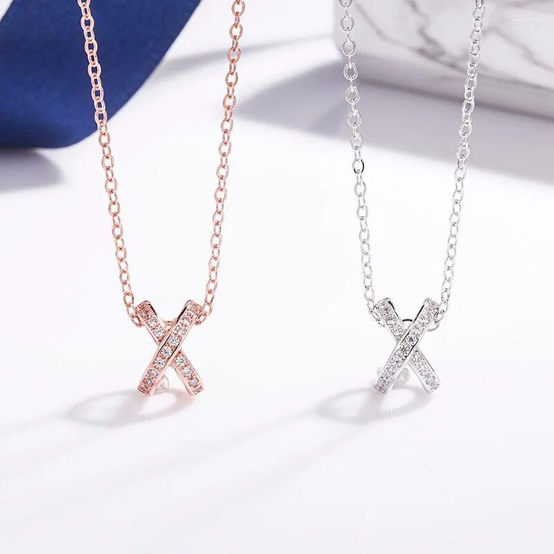 Catene Argento Sterling S925 Ragazza carina alla moda con micro diamanti intarsiati con collare a croce Collana con lettera X