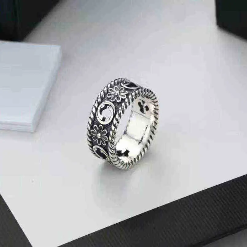 20% di sconto 2023 Nuova collana di braccialetti di gioielli di design Accessori anello piccolo fiore margherita scavato come vecchio regalo per uomo donna