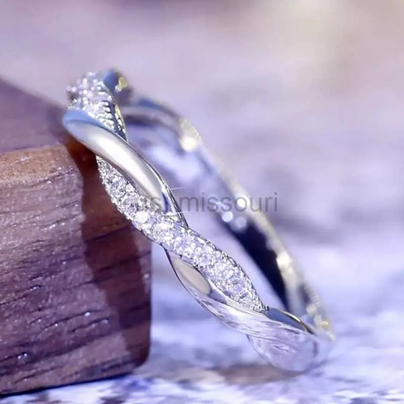 Delicate Infinity Vine Ring Gold And Silver With White Zircon_voghion.com