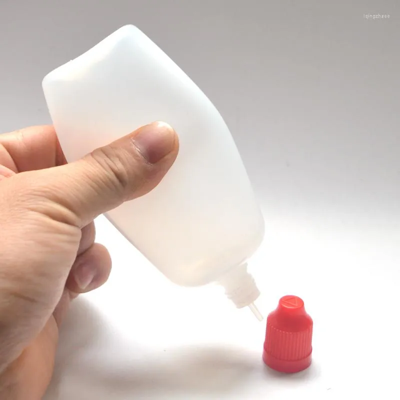 Le stockage met en bouteille le compte-gouttes en plastique vide de 120ml avec le chapeau à l'épreuve des enfants la bouteille liquide de 120 ml E
