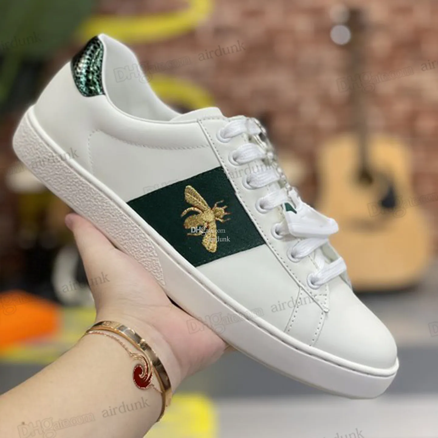 Designer per uomo donna sneaker asso scarpe casual Snake Chaussures Sneakers in pelle Bee strisce ricamate scarpe bianche piattaforma piatta Walking