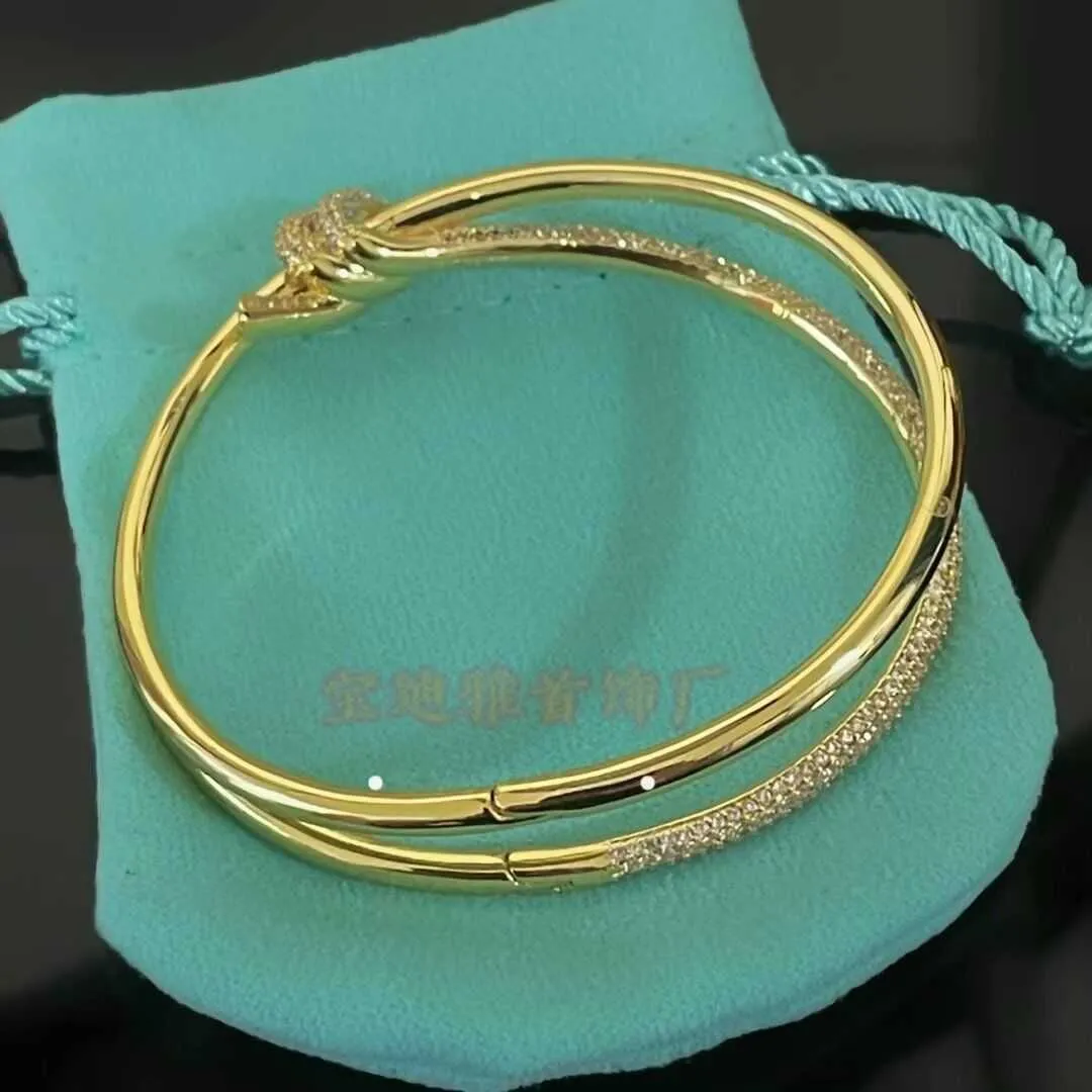 Bracelet à cordon torsadé en diamant de même style d'origine avec une nouvelle édition haute