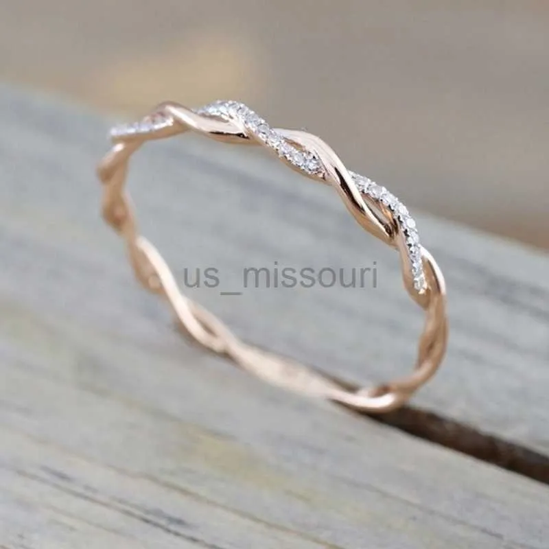 Delicate Infinity Vine Ring Gold And Silver With White Zircon_voghion.com