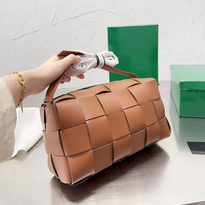 Designer Bag New Arrival Women's Large Tofu Bag Adjustable Shoulder Strap Green Handbag Woven Bag Practical Lightweight For Daily 28cm handbag