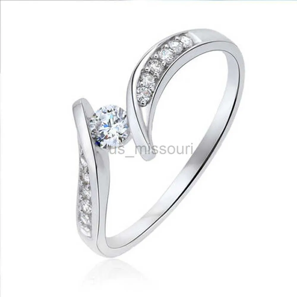 Huitan Minimalist Round Cubic Zirconia Simple Wedding Ring Huitan Minimalist Round Cubic Zirconia Simple Wedding Ring