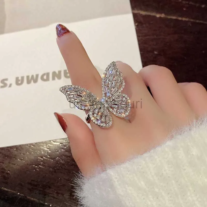 バンドリングJwer Silver Color Wedding Rings for New Trendy Elegant Charmant Sparkling Butterfly Jircon Bride Jewelry Gifts J230531