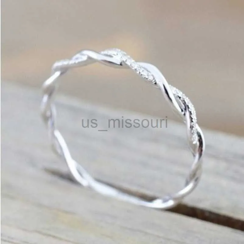 Delicate Infinity Vine Ring Gold And Silver With White Zircon_voghion.com