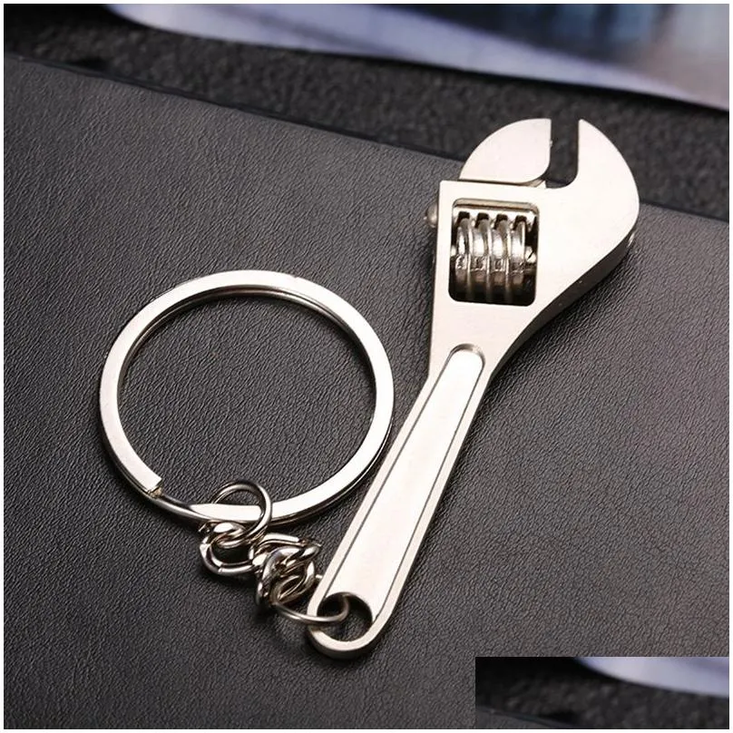 Andra handverktyg Creative Mini Wrench KeyChain Metal Keyring Unisex Key Chain Ring Tool Lage Bag Pendant Gift Anpassningsbar VF1548 DR DHG9D