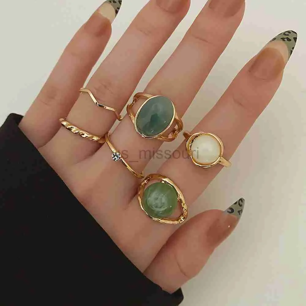 Bandringe IPARAM Eleganter Smaragdweißer künstlicher Ring-Set für Frauen Vintage-Kristall Geometrischer Fingerring Modeschmuck J230531