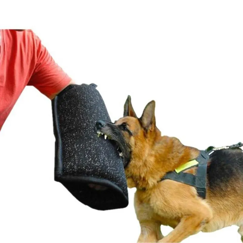 機器の犬の噛み袖ペットタグおもちゃ腕の保護スリーブドイツの羊飼いのトレーニング