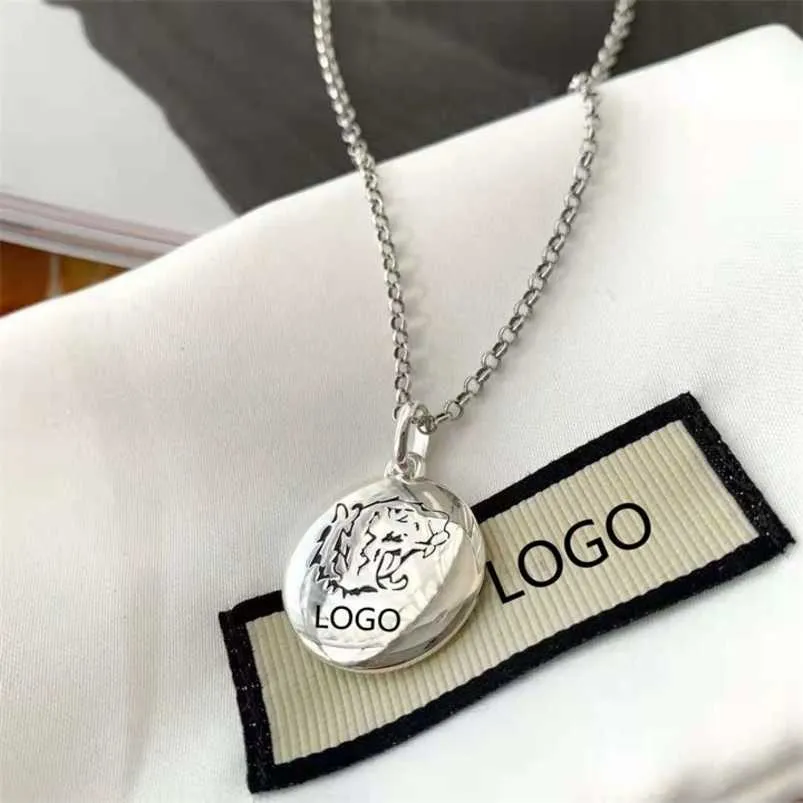 2023 New designer jewelry bracelet necklace ring 925 head round pendant trend male female lovers girlfriends snake bone chain