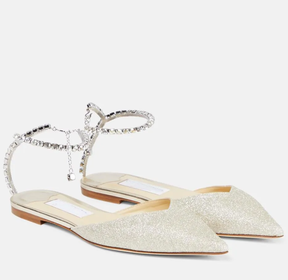 23 Sandálias Saeda de luxo de verão, fundo plano, corrente de cristal, tira brilhante, pontiagudas, lindos sapatos femininos de caminhada de luxo EU35-43