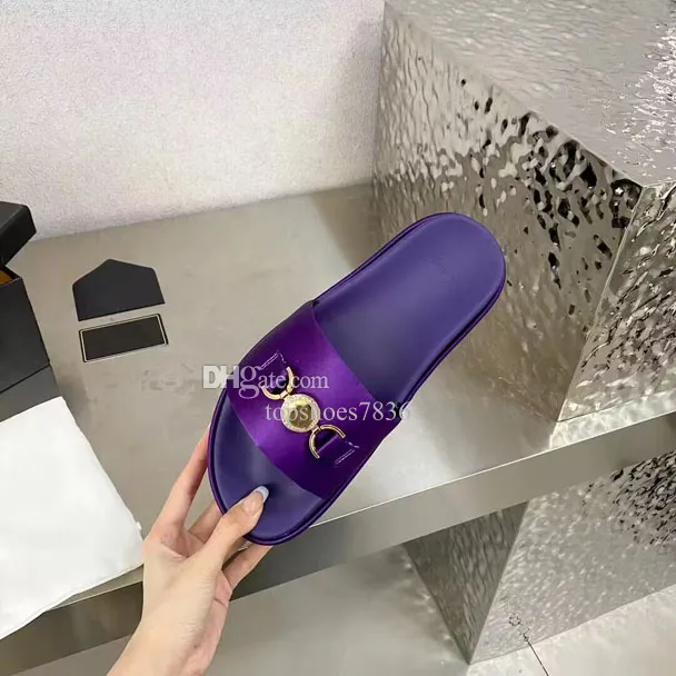 Ciabatte Da Donna Firmate In Pan Di Spagna Con Suola Spessa Vera
