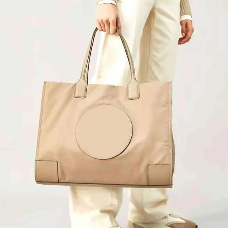 Luxury Designer Bag Axelväskor Designers Woman 2 Storlekar Tote Designer Tote Bag Women Handbag Nylon Handväskor Klassisk fast färg stor volym shoppingväska väska