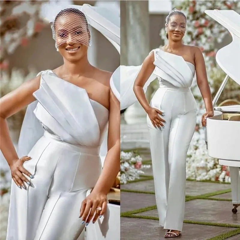 Tute bianche africane Abito da sposa 2024 Una spalla Raso Ricevimento sposa Tuta Donna Pantalone Vestido De Noiva