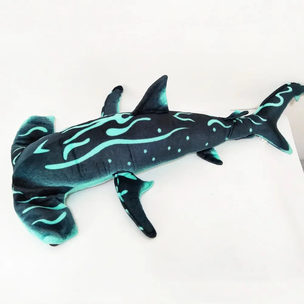 Plyschdockor tecknad filmsimulering Hammer Shark Doll Barn Plush Toy Christmas Gift Sea Fish Shark Pillow Kids fylld leksak 231130