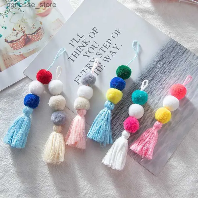 سلاسل المفاتيح Lanyards Women Colorful Tassel Keychain مصنوعة يدويًا من الصوف المفاتيح المسلحة لمحفظة DIY Decor R231201