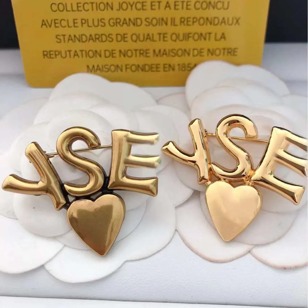 Designer de jóias yslism pinos de broche letra combinando amor agulha de peito