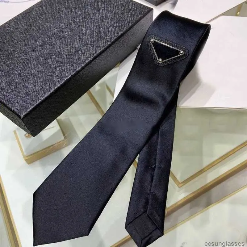 Prad Designer Tie Necktie Mens Women Fashion Neck Tie with Letters Neckwear Neckwear Triangle Triangle Suit Ties F3