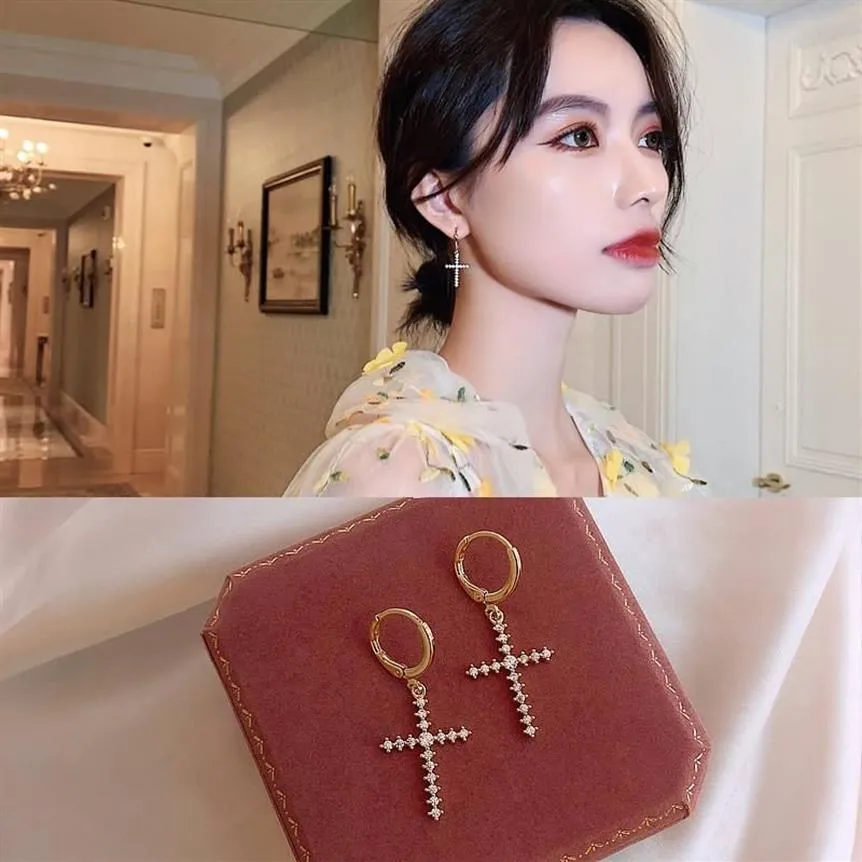 Stud Koreanische Version Micro Intarsien Kreuz Ohrringe Ins Net Rot Männliche Und Weibliche Liebhaber Voller Diamant259Q