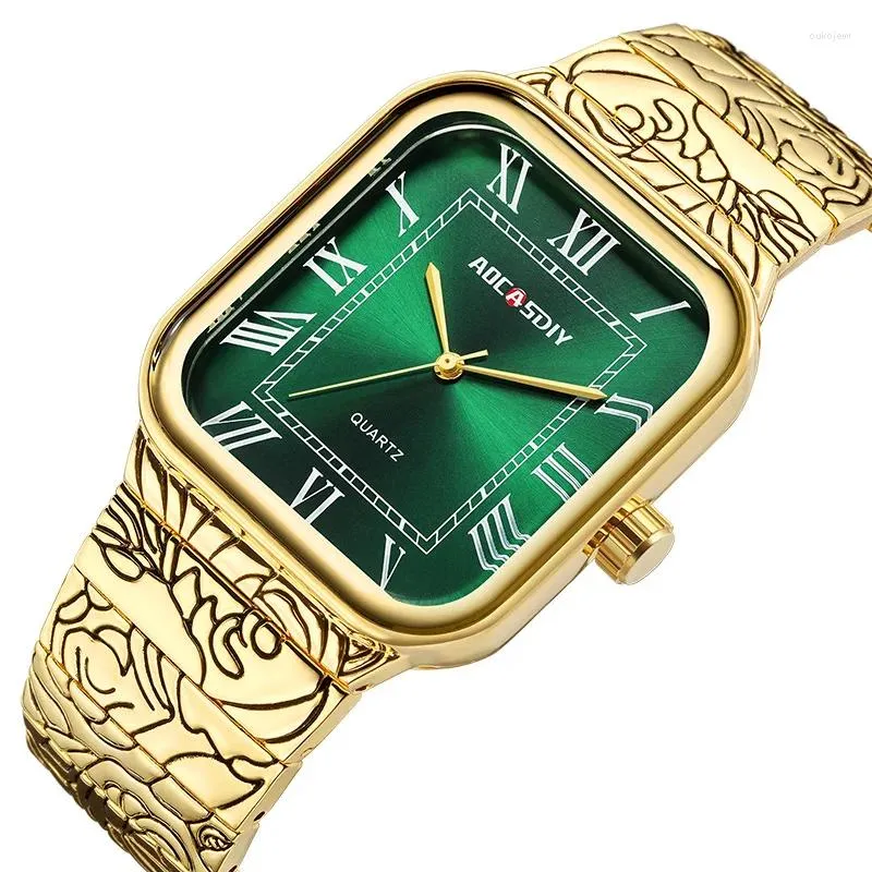 Armbandsur lyxiga män titta på guldgröna urtavla herrkvarts armbandsur laser graverat band manlig reloj rektangel romerska siffror man klocka