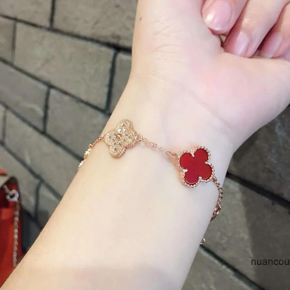 Van Clef Bracciale Trifoglio Trifoglio VAN Marchio Orecchini a bottone Amore Cuore rosso Orecchini in oro rosa Orecchini Orecchini Orecchini Collana Bracciale Bracciali Gioielli 01