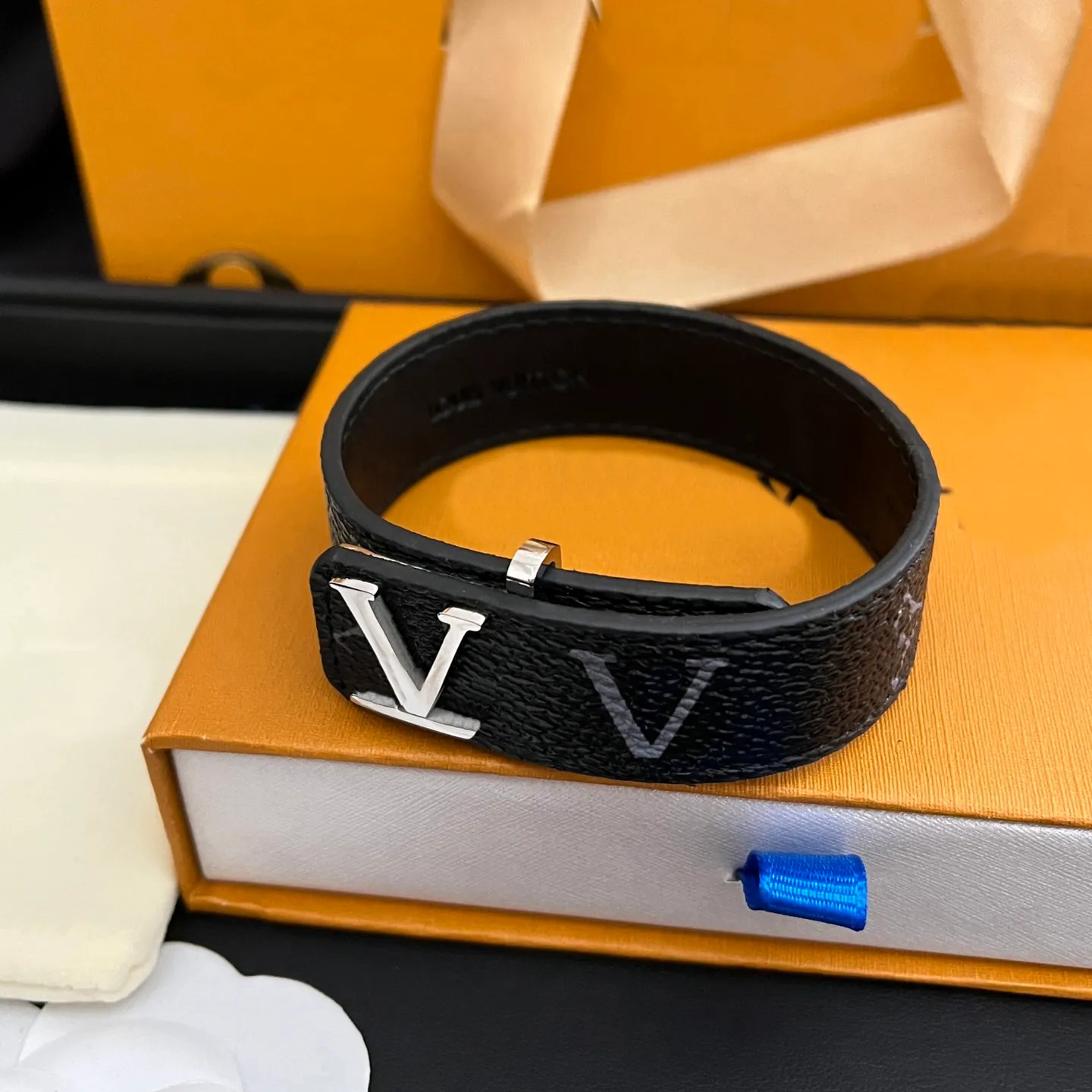 Men's Leather Blackwith Original Brand Box Men Birthday Gifts Bangle Designer Hand Jewelry Christmas Fashion Style Gift Bracelet