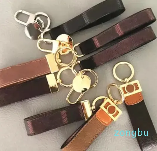 Keychains Buckle lovers Car Handmade Leather Keychains Men and Women bag Pendant Fashion Accessories