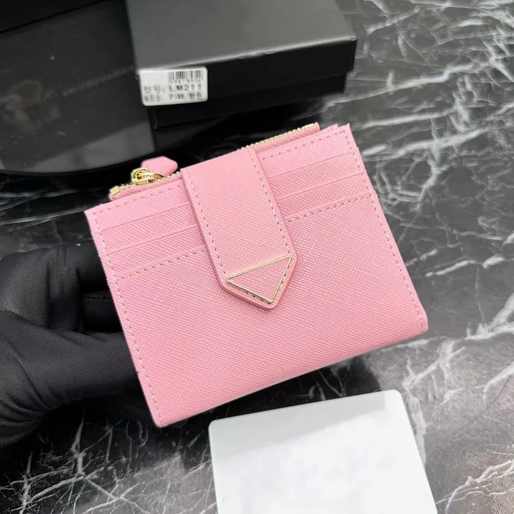 Carteras de diseñador de lujo Monederos Triángulo Saffiano puese Bolsa de cuero para llaves Mujeres Hombres Titular de tarjetas con cremallera 2024 Nueva tarjeta de crédito 9 ranuras para tarjetas Cartera para tarjetas de regalo