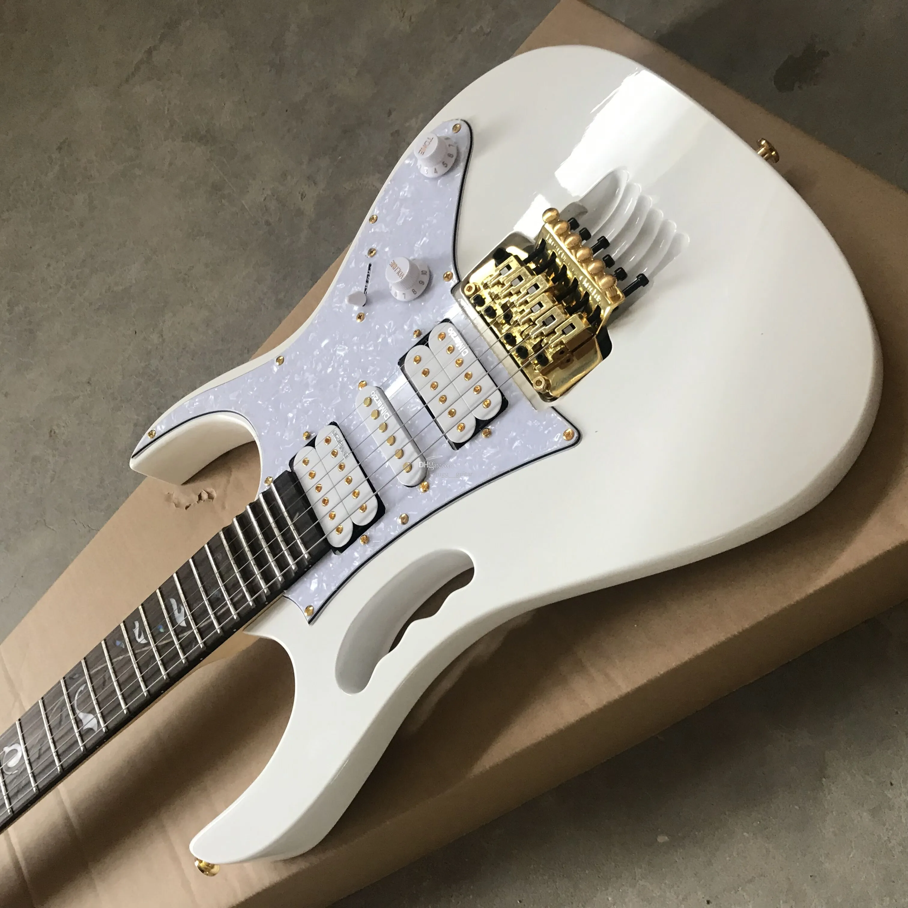 Özel 24 perde 77V WH Beyaz Steve Jem Elektro Gitar Taraklı Kıvırcık Abalone Ağacı Kakma Altın Floyd Rose Trailip Maymun Kavrama Lion Claw Boşluk