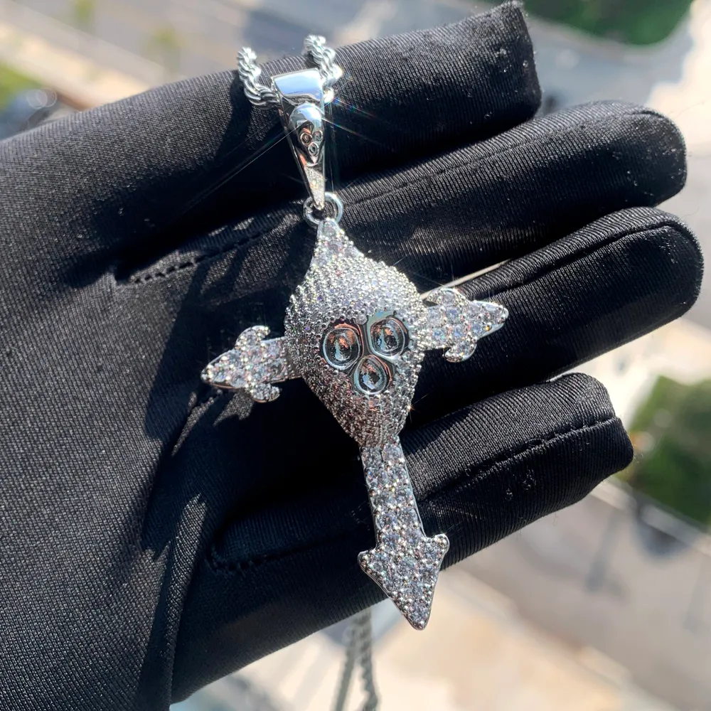 Special Designer Cross med Skull Charm Pendant Halsband med repkedja hiphop kvinnor män full asfalterad 5a kubiska zirkonier Kristus män gåva smycken