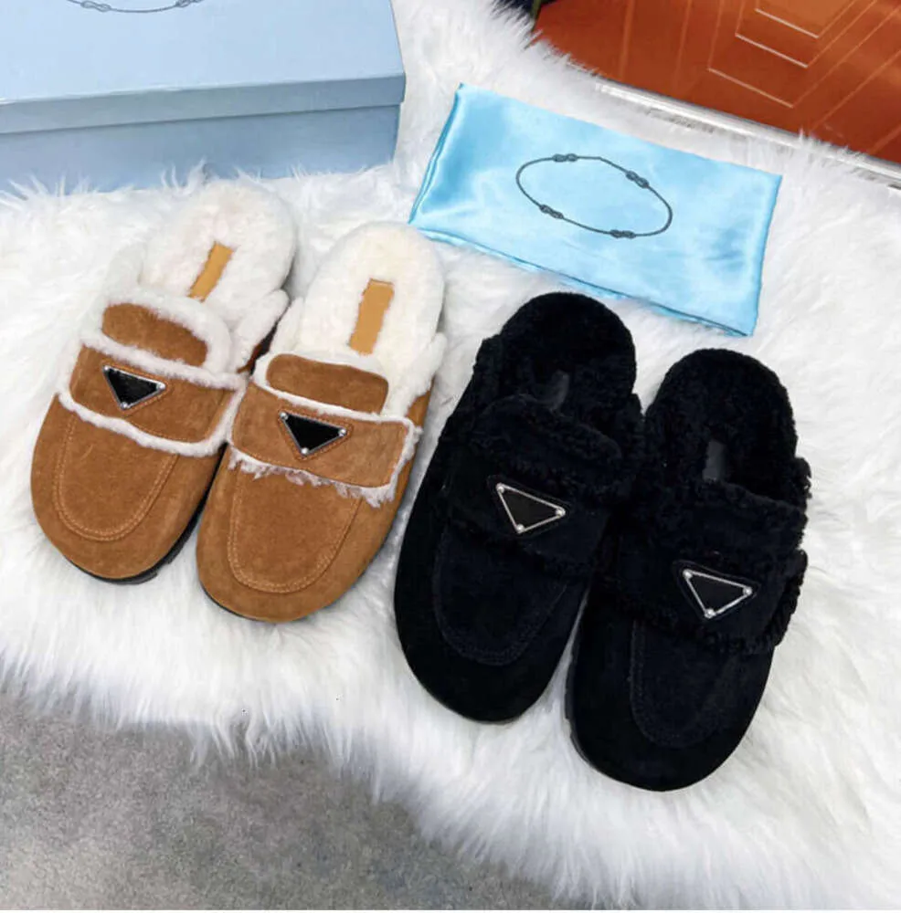 Designer Femme Pantoufles Mode Luxe Chaud Mousse À Mémoire Daim Peluche Shearling Doublé Slip sur Intérieur Extérieur Sabots Maison Sandales Résistant à l'usure Chaussures de haute qualité Edf