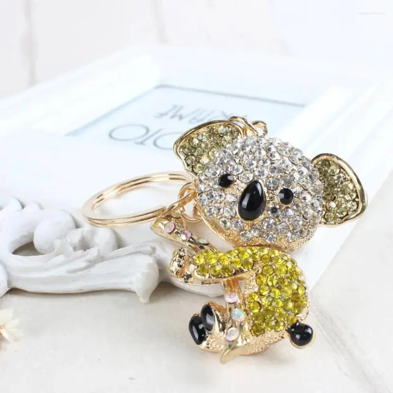 Keychains Koala Yellow Bear Charm Pendant Söt kristallväskväska Keyring Key Chain Women in Apparel Accessories Betydande gåva