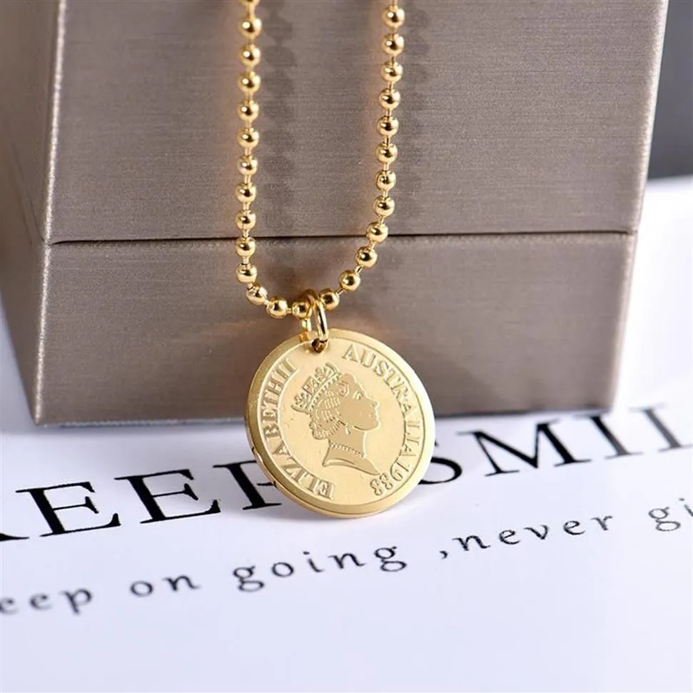 Pendentif Colliers Médaille Ronde Reine Coin Titane Acier Double Chaînes Femmes Collier Clavicule Chaîne Filles Longue Sweater301f