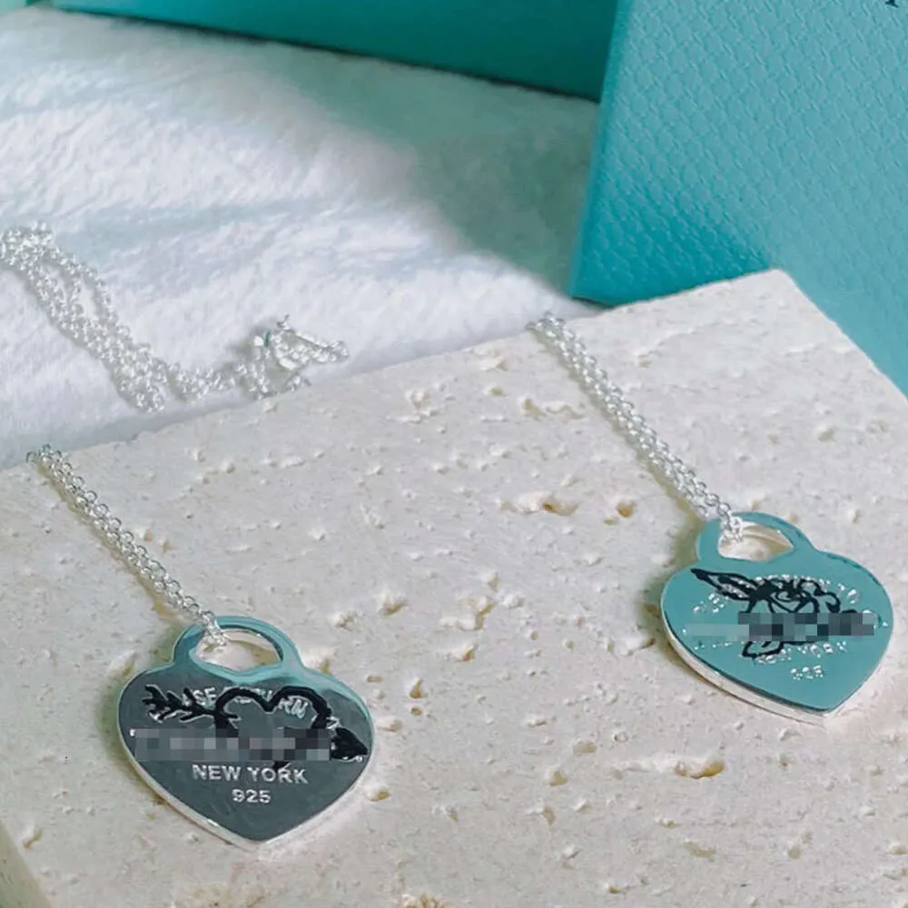 sell Birthday Hot Christmas GiftSmall T Family s Silver Heart shaped Lightning Flower Dropping Enamel Love Pendant with Collar Chain Pedigree Necklace